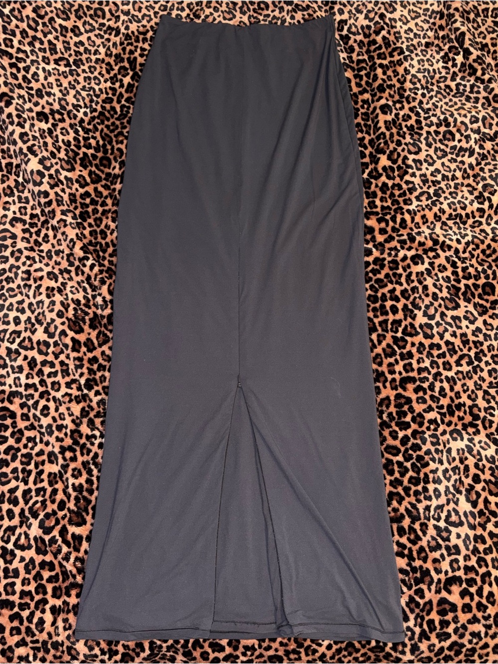 Skims Black Maxi Skirt - Zipper feature in the back - Picture 2 of 4